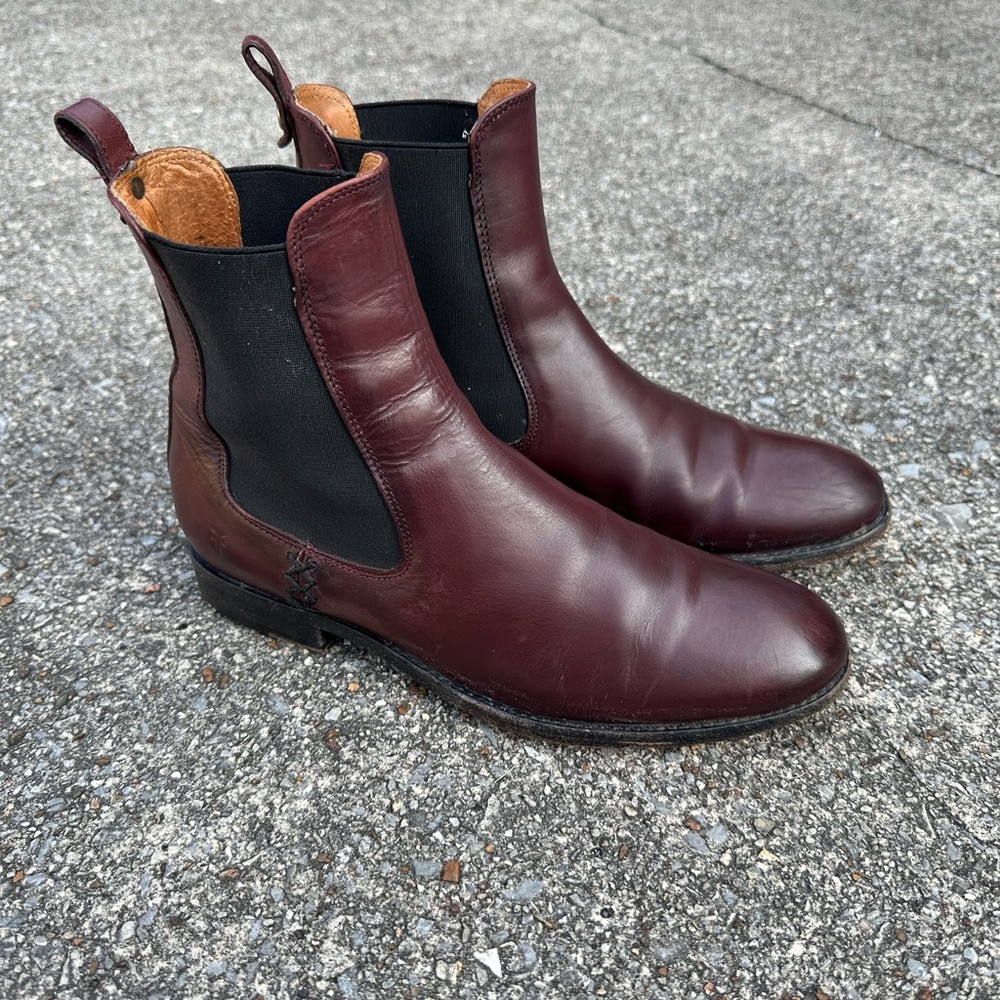 Frye Women’s Leather Melissa Chelsea Boots